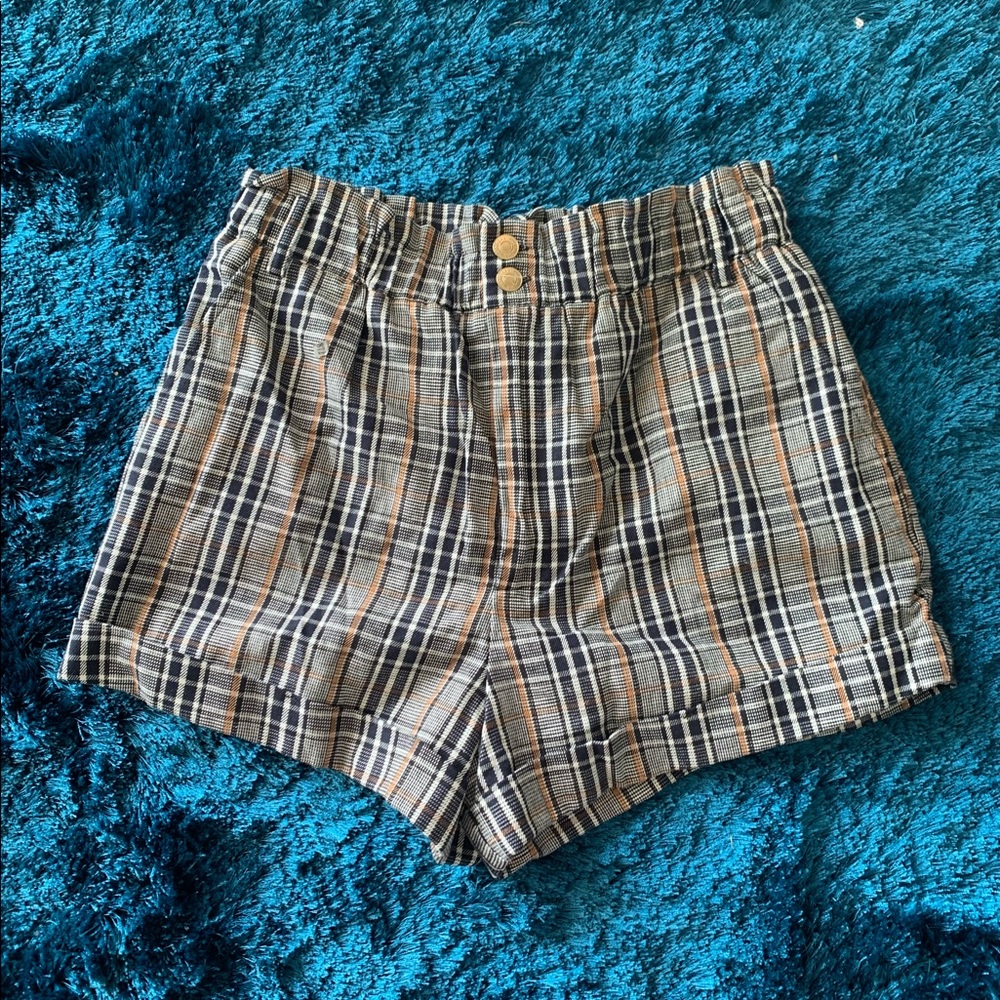 Trendy high waist paper bag esque plaid shorts